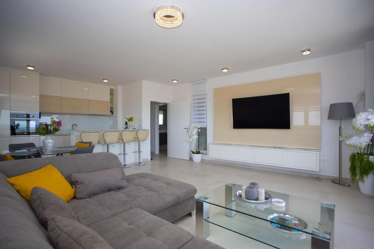 A&D Deluxe Penthouse Apartment Dani Promajna Exterior photo